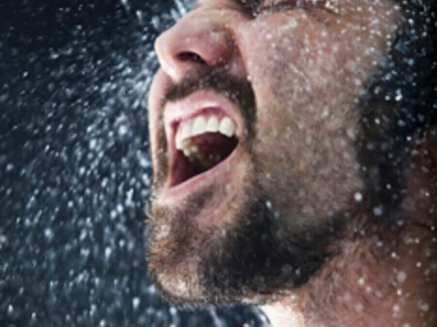 10 Beneficios de las duchas frías